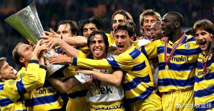 500万彩票网-从世界第一到无人问津！意甲三大昏招，把自己踢出豪门圈|英超|尤文图斯|足球|劳塔罗-马丁内斯|马拉多纳_新浪体育_新浪新闻